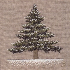 snowy-christmas-tree-01